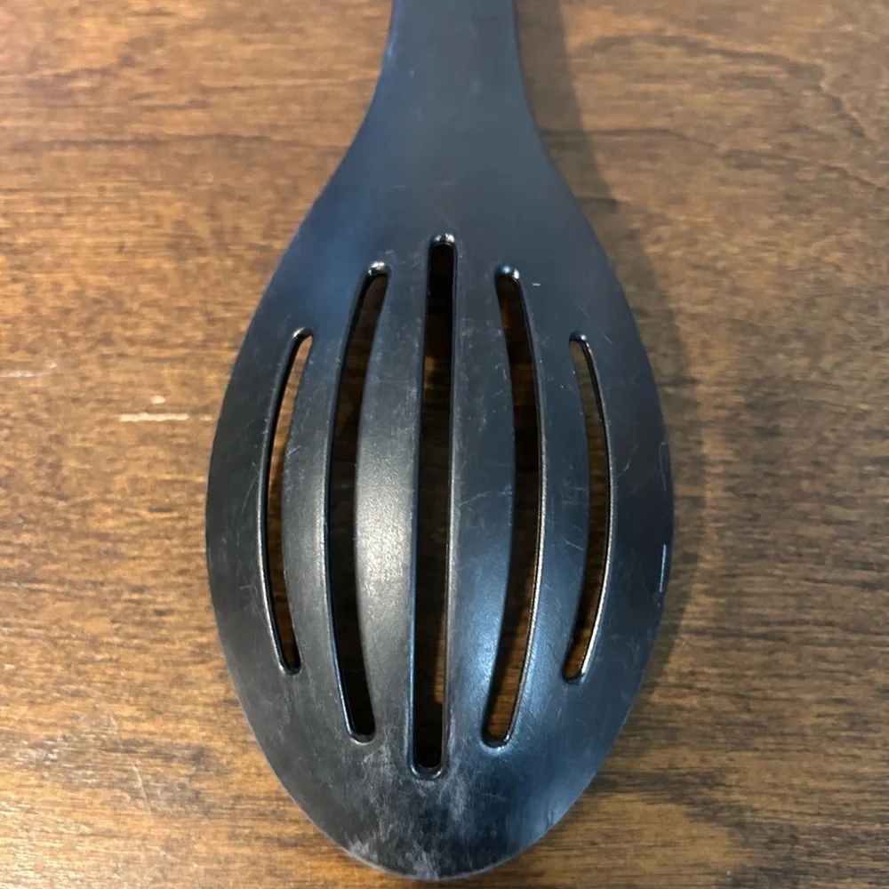 Calphalon Black & Gray 13.5 Inch Nylon Plastic Slotted Serving Spoon Read Detail